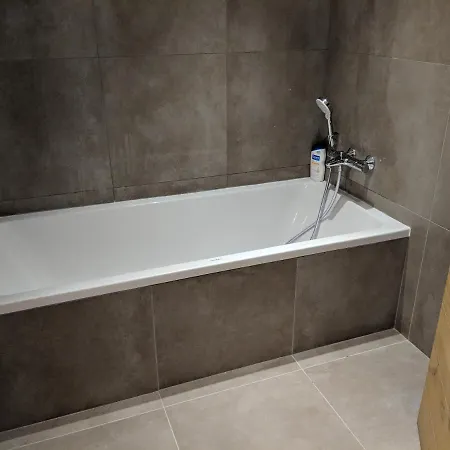 Apartment De 2 Chambres Avec Piscine Interieure Terrasse Amenagee Et Wifi A Mont Blanc A 3 Km Des Pistes