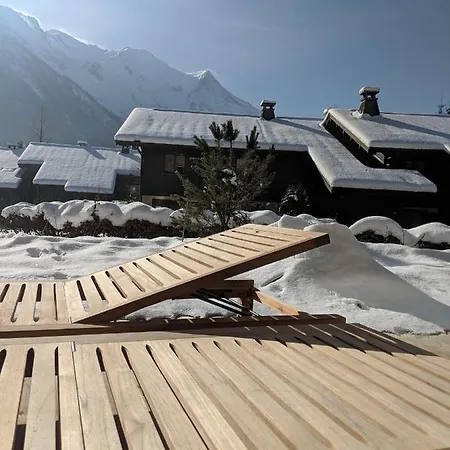 De 2 Chambres Avec Piscine Interieure Terrasse Amenagee Et Wifi A Mont Blanc A 3 Km Des Pistes Apartment Chamonix