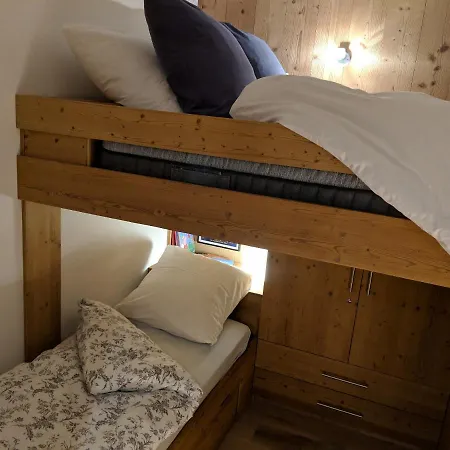 De 2 Chambres Avec Piscine Interieure Terrasse Amenagee Et Wifi A Mont Blanc A 3 Km Des Pistes Apartment