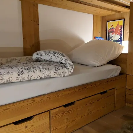 De 2 Chambres Avec Piscine Interieure Terrasse Amenagee Et Wifi A Mont Blanc A 3 Km Des Pistes Apartment