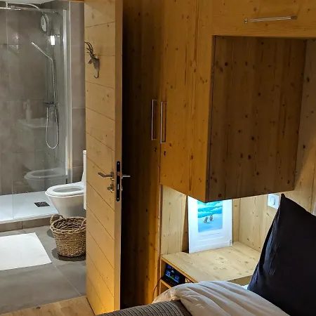 De 2 Chambres Avec Piscine Interieure Terrasse Amenagee Et Wifi A Mont Blanc A 3 Km Des Pistes Apartment