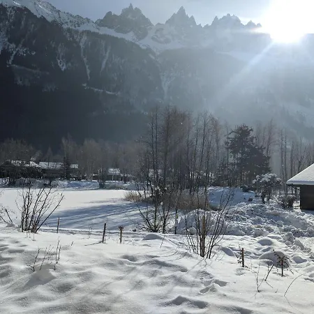 De 2 Chambres Avec Piscine Interieure Terrasse Amenagee Et Wifi A Mont Blanc A 3 Km Des Pistes Chamonix